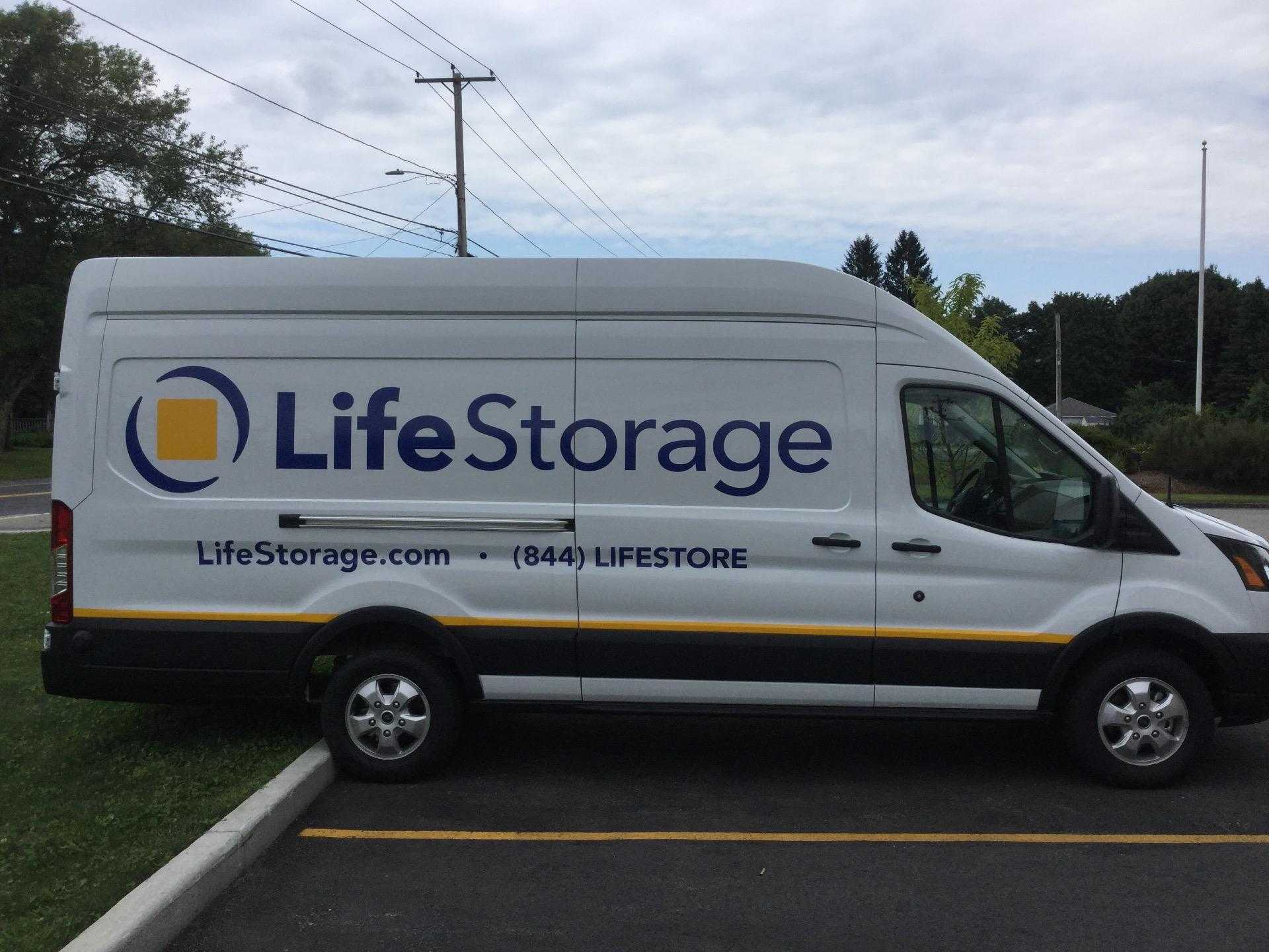 Rhode Island Burrillville Life Storage photo 7