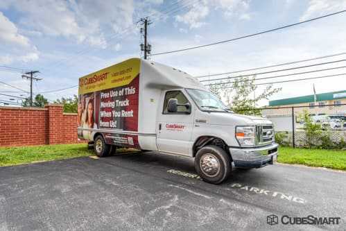 Maryland Capitol Heights CubeSmart Self Storage photo 3