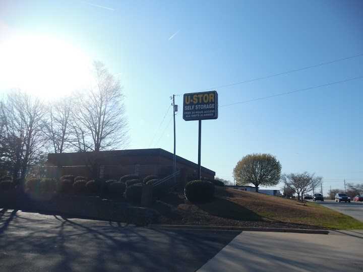 North Carolina Shelby U-Stor Self Storage photo 3