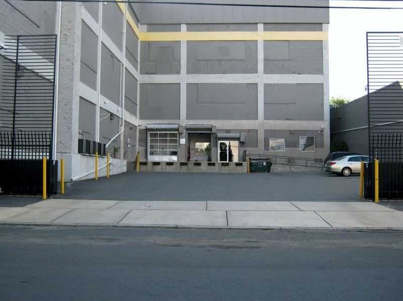 New Jersey Newark Storage King USA photo 3