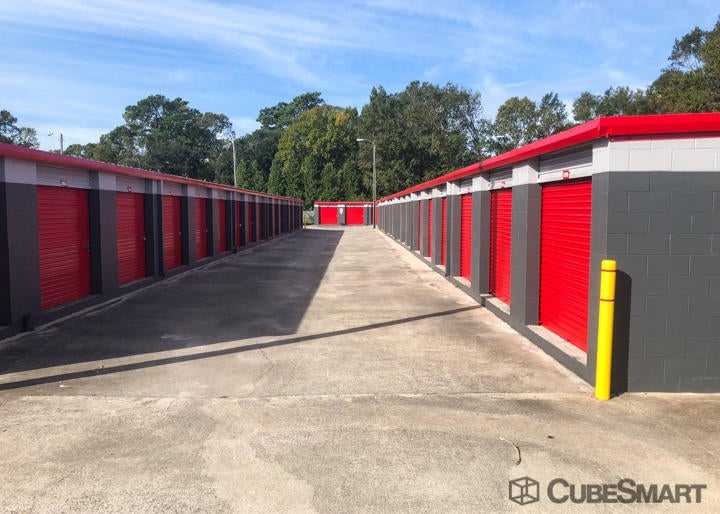 South Carolina Charleston CubeSmart Self Storage photo 3