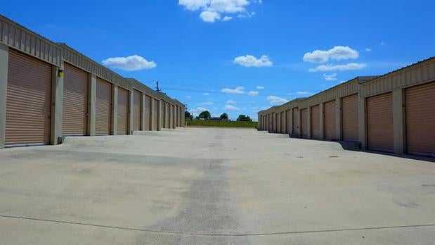 Texas New Braunfels Store More Warehouses photo 3