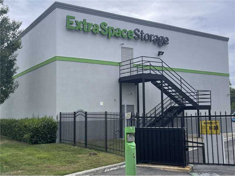 New Jersey Union City Extra Space Storage photo 3