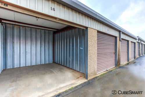 Virginia Fairfax Dominion Self Storage photo 7