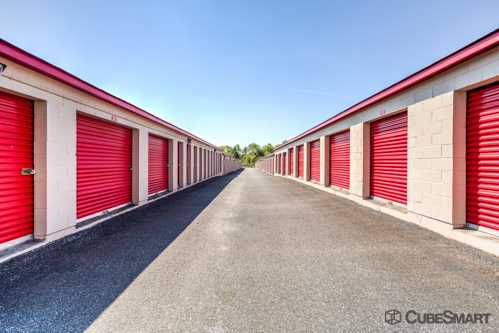 North Carolina Burlington CubeSmart Self Storage photo 5