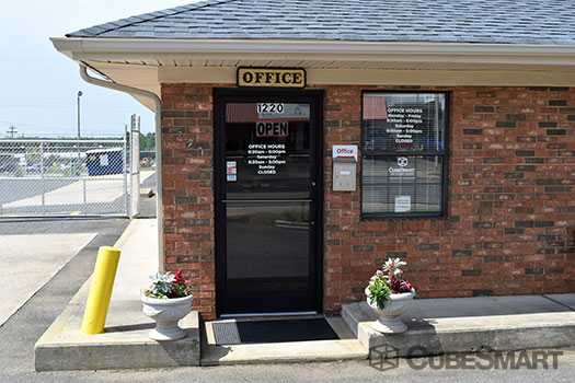 North Carolina Charlotte American Storage Rental Spaces photo 3