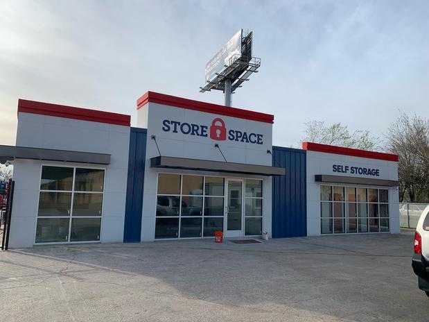 Texas Beaumont Store Space Self Storage photo 3