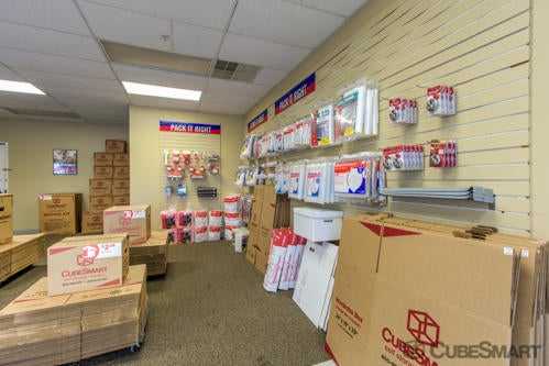 Virginia Falls Church CubeSmart Self Storage photo 3