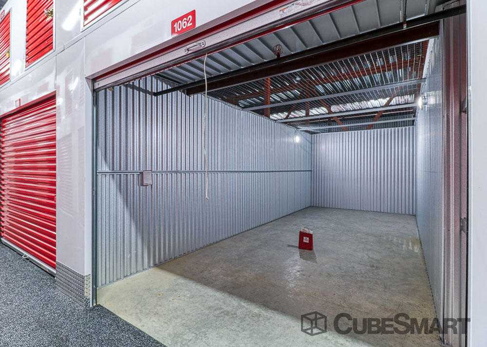 New Jersey Jersey City CubeSmart Self Storage photo 3