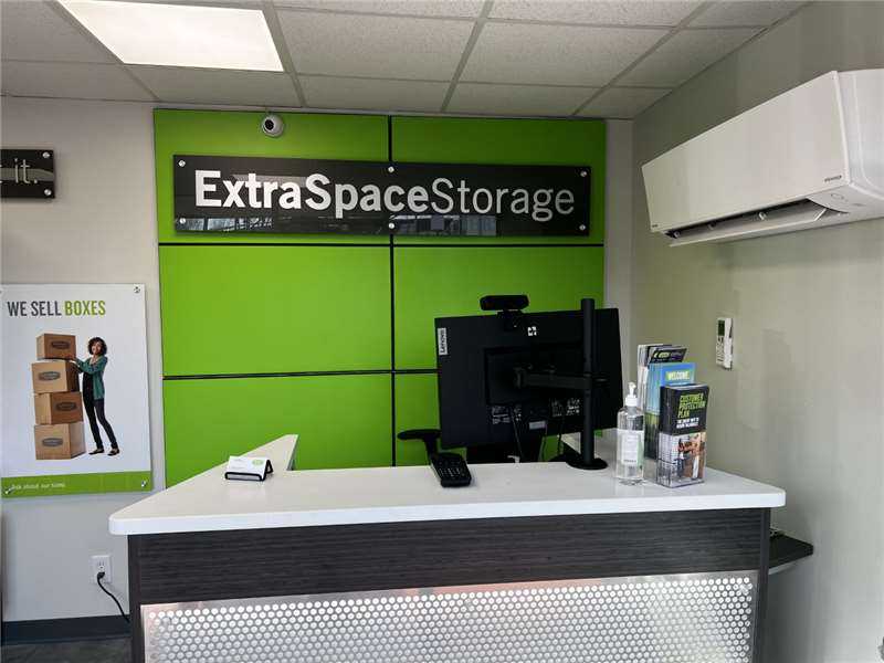 North Carolina Charlotte Extra Space Storage photo 3