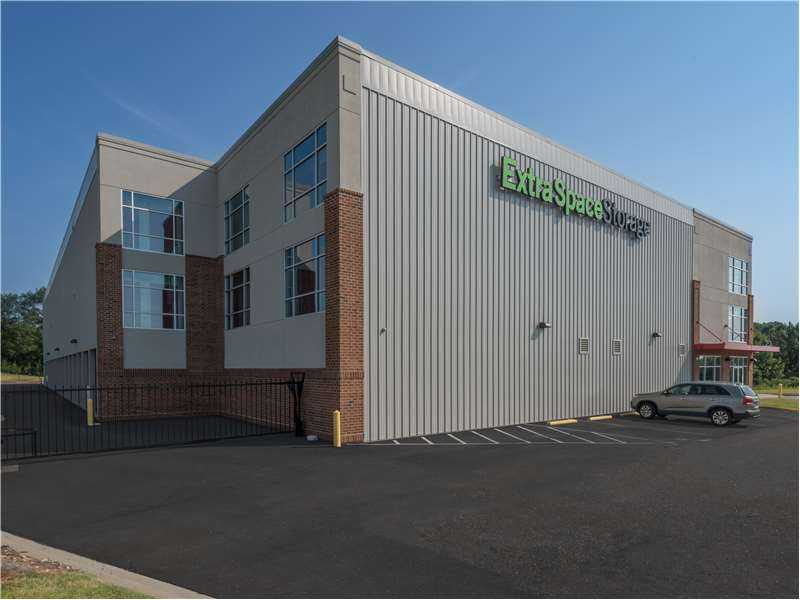 North Carolina Hendersonville Extra Space Storage photo 5