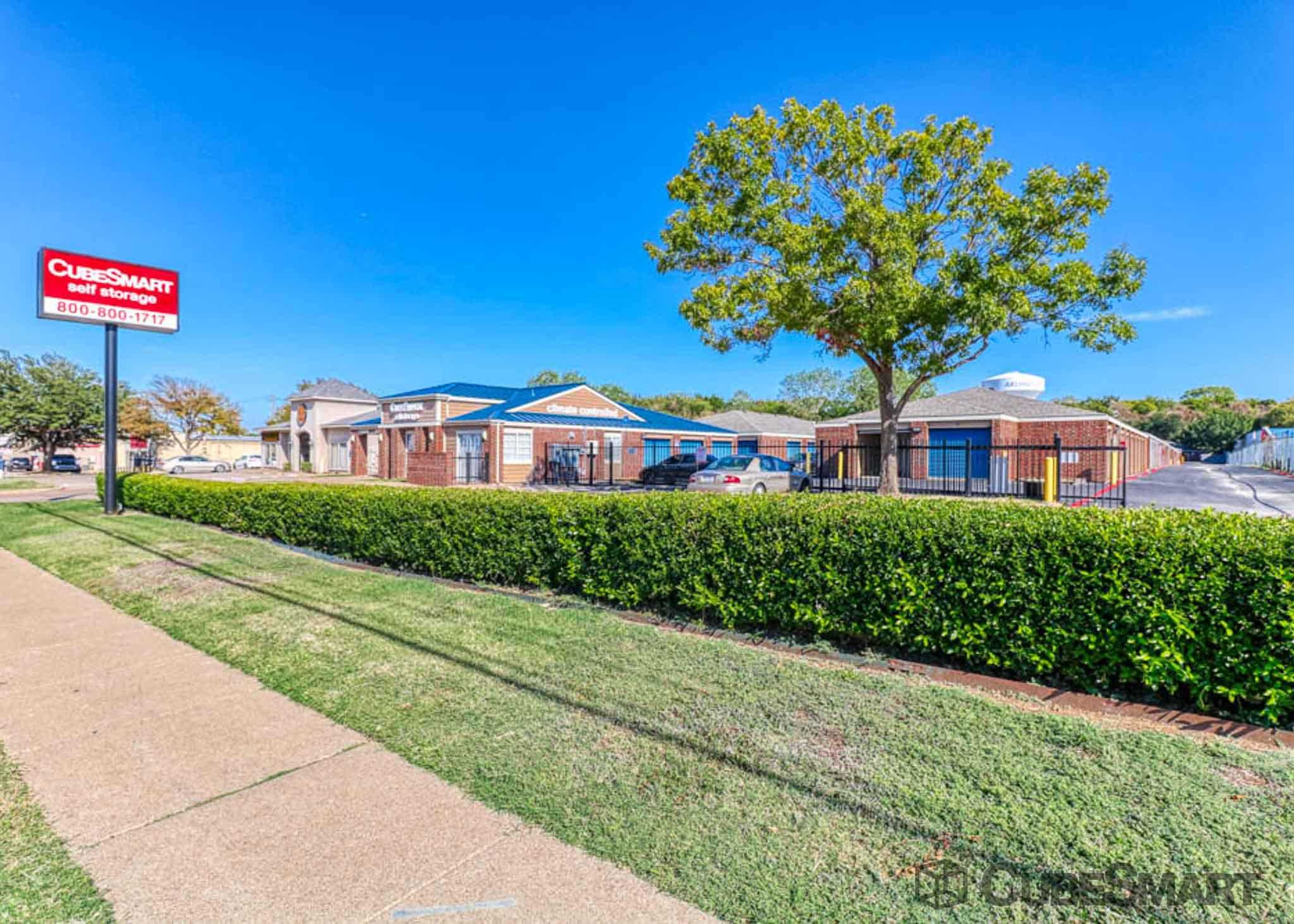 Texas Arlington CubeSmart Self Storage photo 5