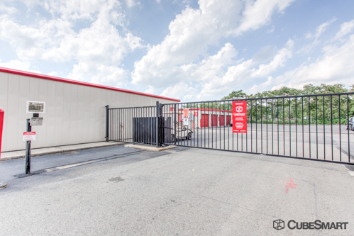 New Jersey Elizabeth CubeSmart Self Storage photo 3