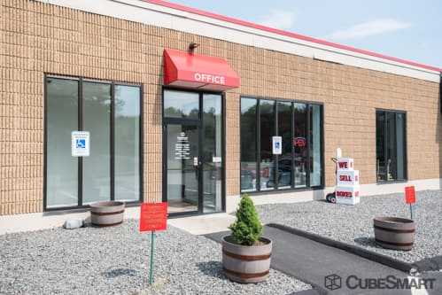 Rhode Island Pawtucket CubeSmart Self Storage photo 3