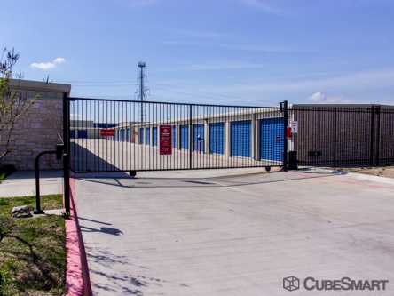 Texas Grand Prairie CubeSmart Self Storage photo 5