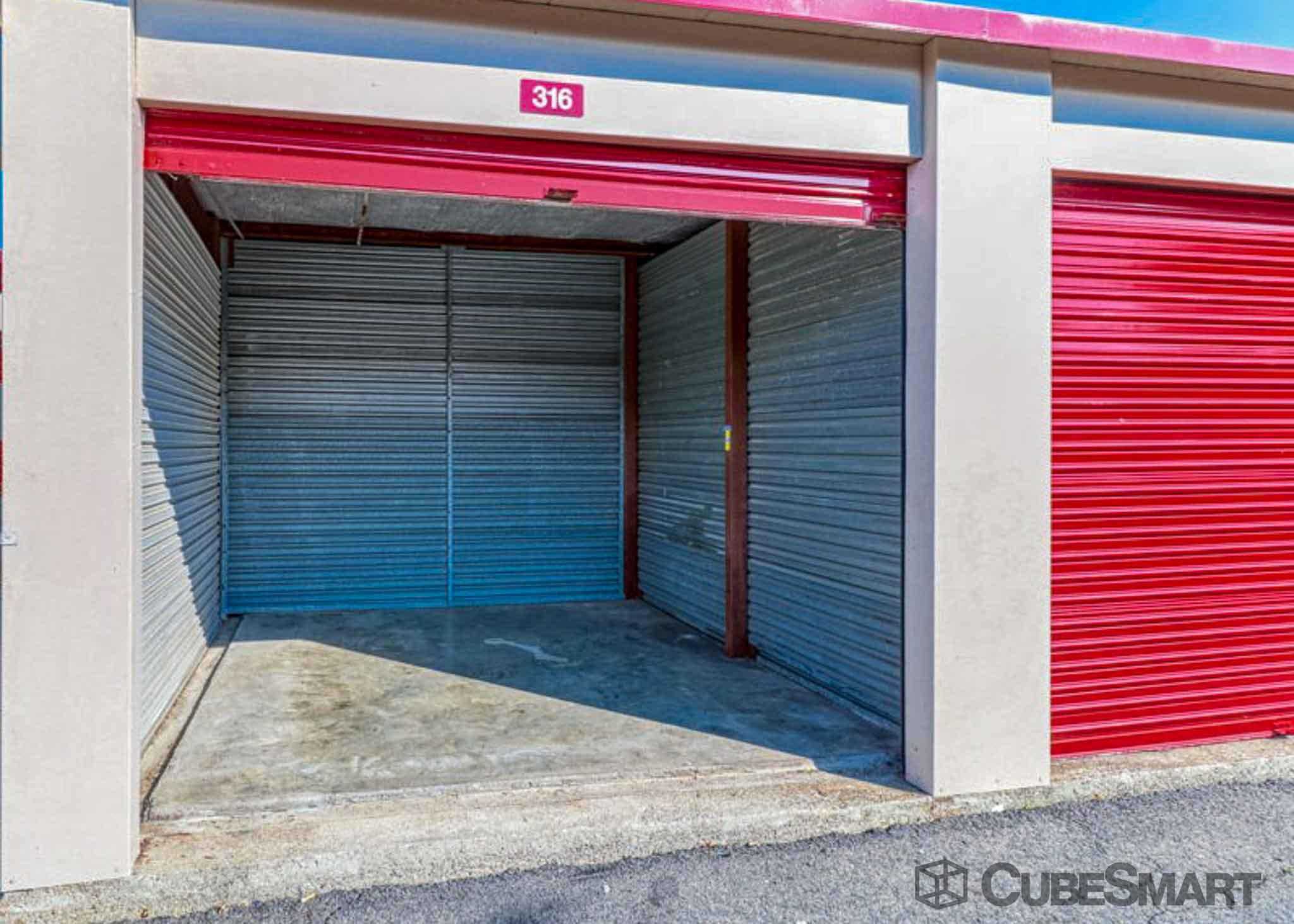 Rhode Island Bristol CubeSmart Self Storage photo 5