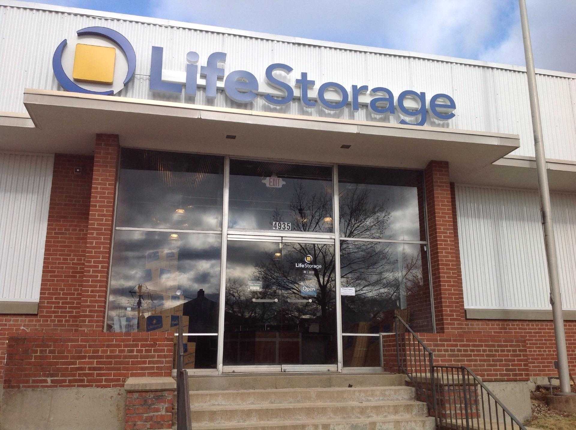 Missouri Saint Louis Life Storage photo 3