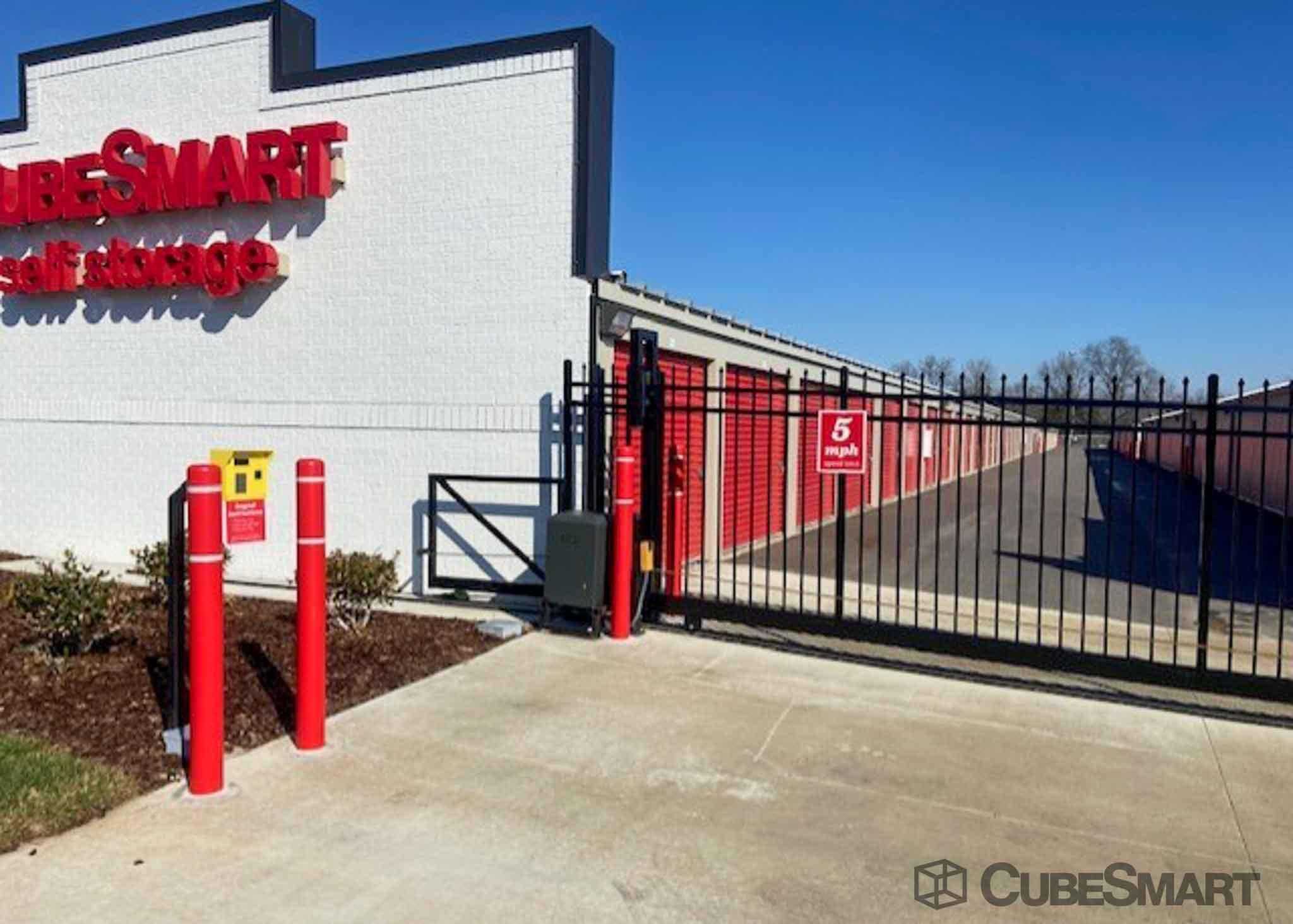 Tennessee Madison CubeSmart Self Storage photo 5