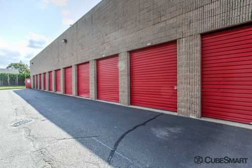 New York Hicksville CubeSmart Self Storage photo 7