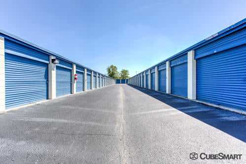 South Carolina North Charleston CubeSmart Self Storage photo 5