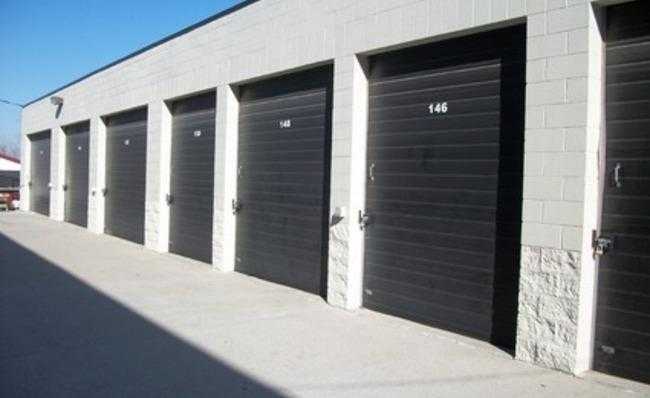 Tennessee Nashville 100 Oaks Self Storage photo 3