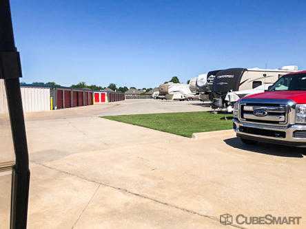 Oklahoma Broken Arrow CubeSmart Self Storage photo 3