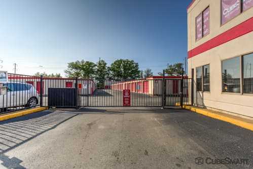 New Jersey Newark CubeSmart Self Storage photo 3