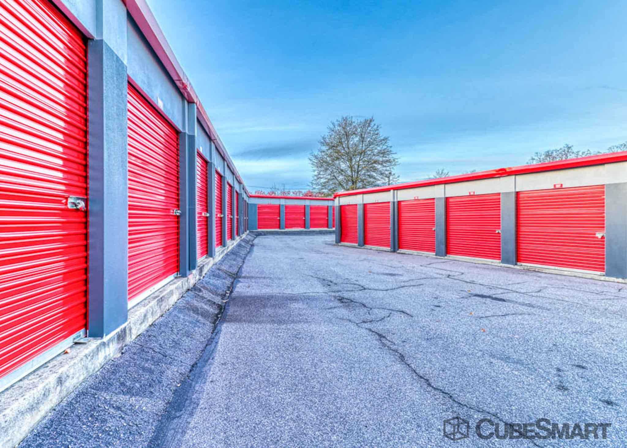 South Carolina Spartanburg CubeSmart Self Storage photo 3