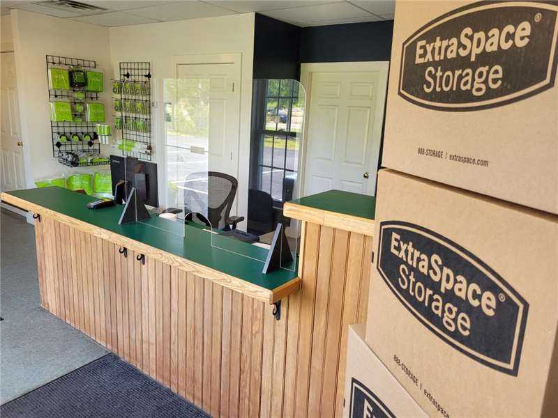 New Hampshire Dover Extra Space Storage photo 3