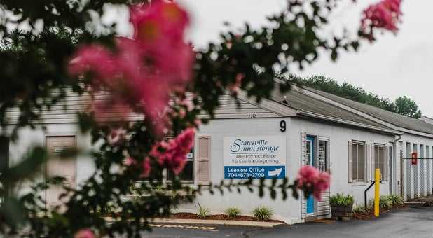 North Carolina Hickory Statesville Mini Storage photo 3