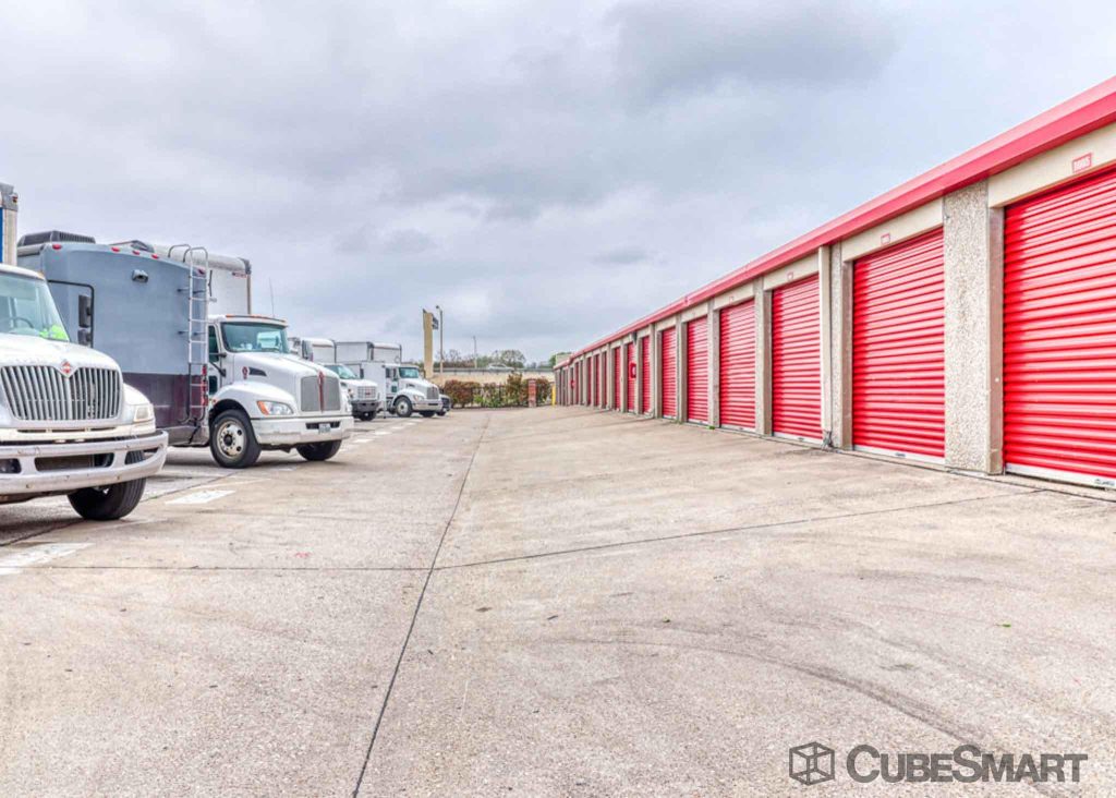 Texas Dallas CubeSmart Self Storage photo 3