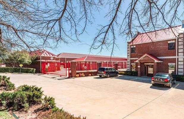 Texas Fort Worth All Storage - Basswood photo 3