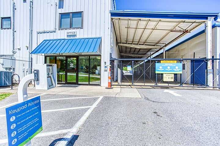 North Carolina Asheville SmartStop Self Storage photo 3