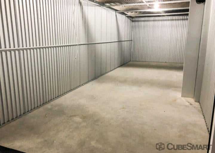 Massachusetts Woburn CubeSmart Self Storage photo 3