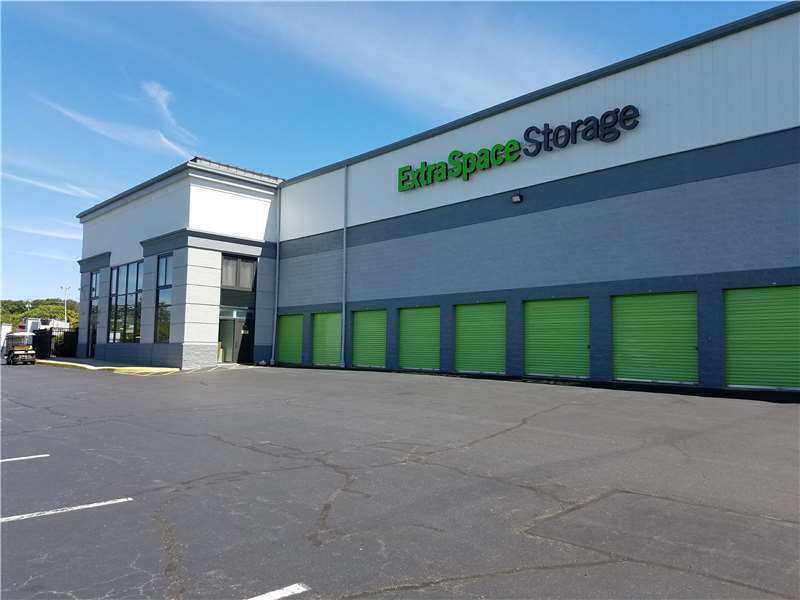 New Jersey Edison Extra Space Storage photo 3