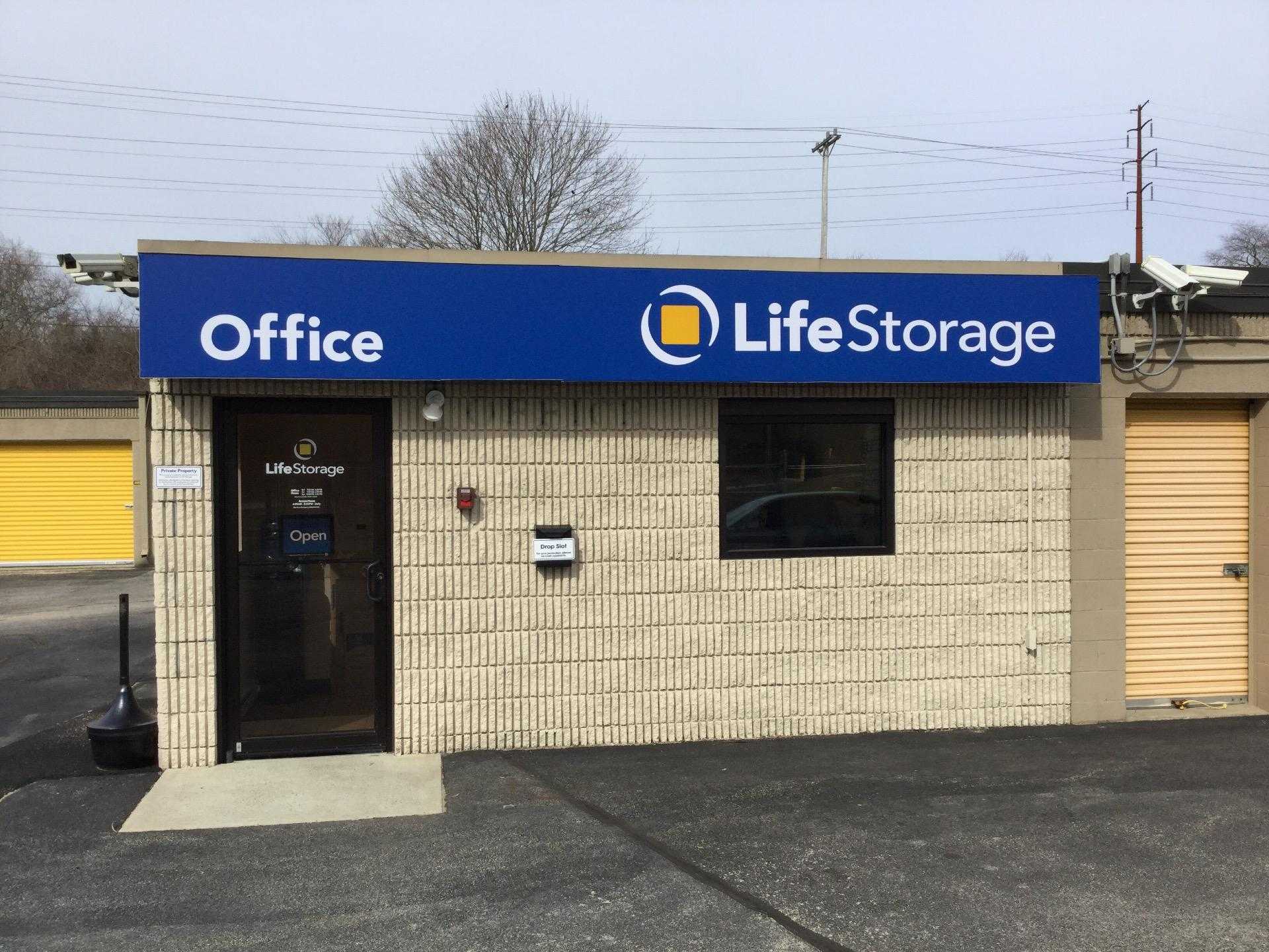 Rhode Island Warwick Life Storage photo 3