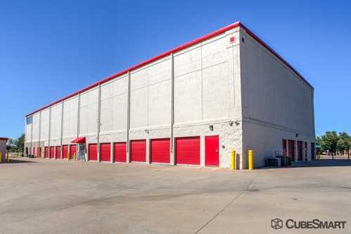 Texas Fort Worth CubeSmart Self Storage photo 3